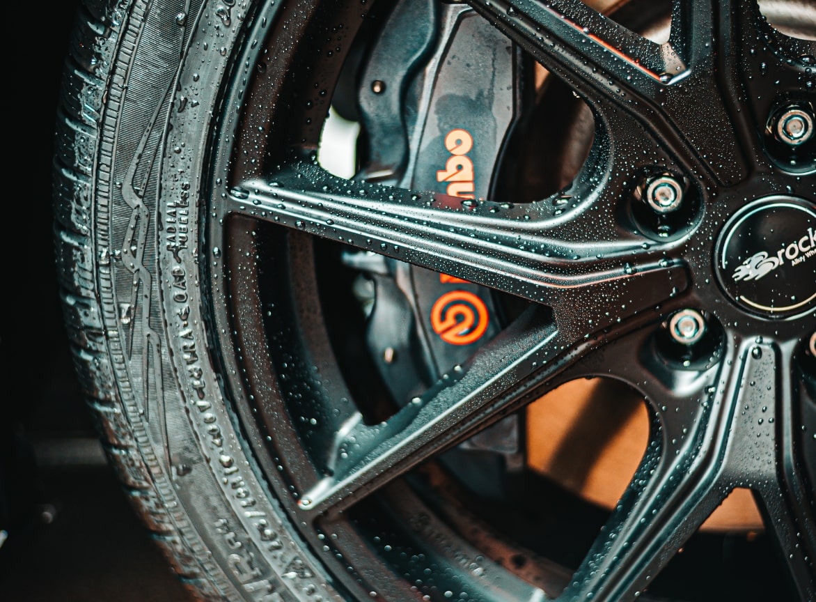 pexels-jan-kopřiva-3399938@2x close up of wheel